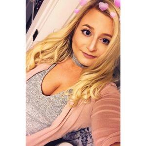 Meet your Posher, Becca